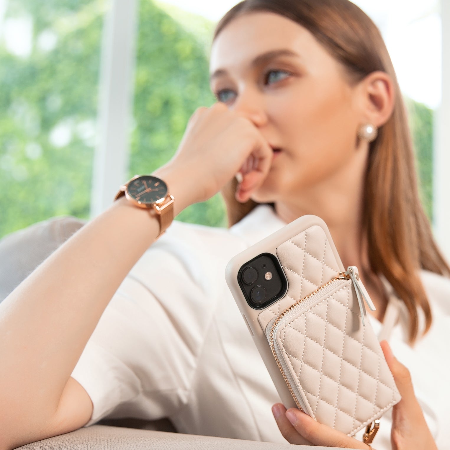 ElegiPhone™ | Die ultimative iPhone-Brieftaschenhülle – stilvoller Schutz und mehr!